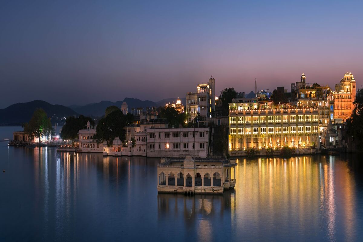 City Palace overlooking Lake Pichola